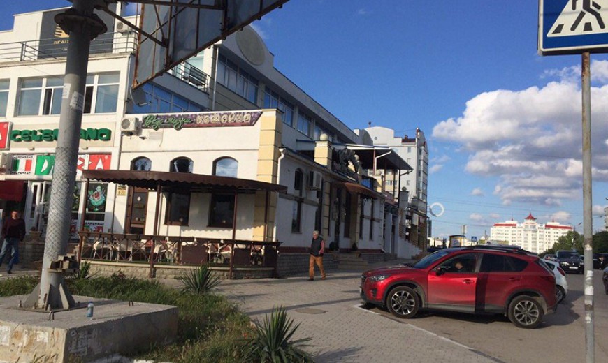 Продам в Севастополе в Парке Победы новый бар-ресторан, пивную ресторацию.